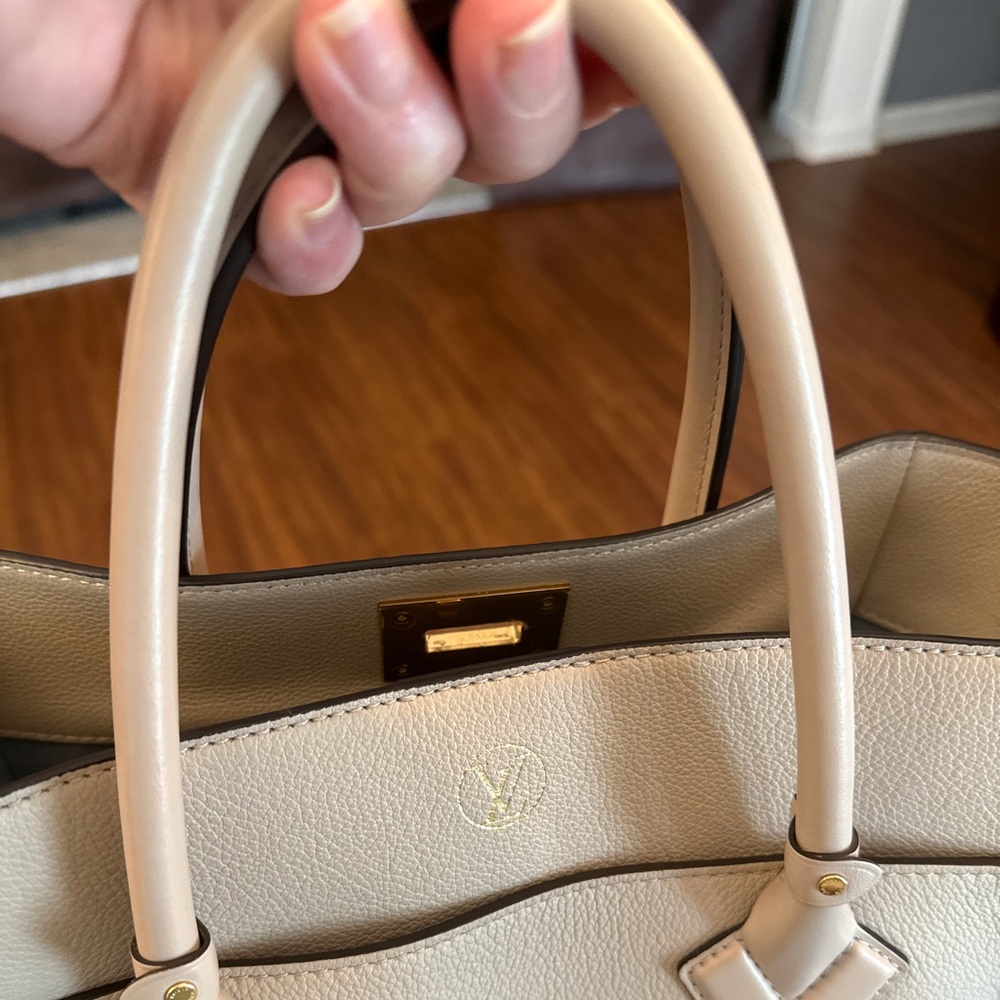 LOUIS VUITTON On My Side PM NWOT - Picture 9 of 17